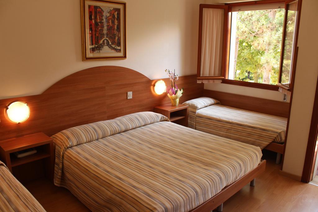 Hotel Eden Lignano Sabbiadoro Habitación foto