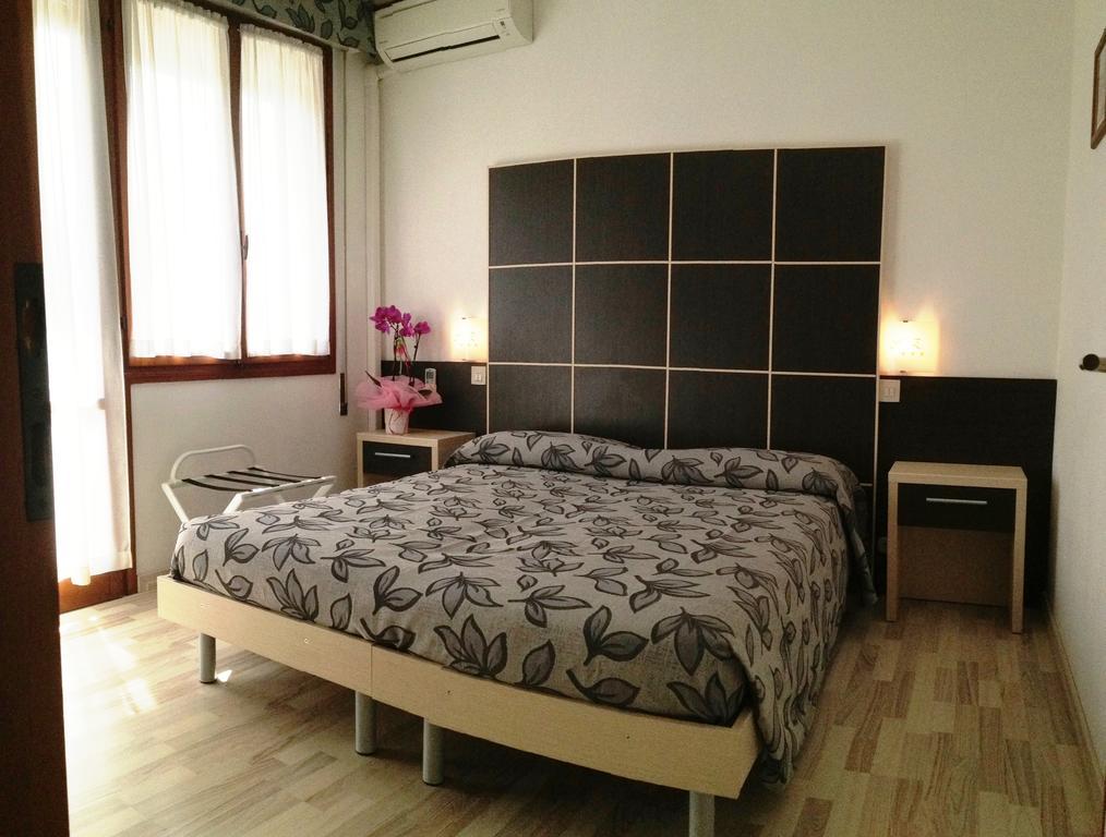 Hotel Eden Lignano Sabbiadoro Habitación foto
